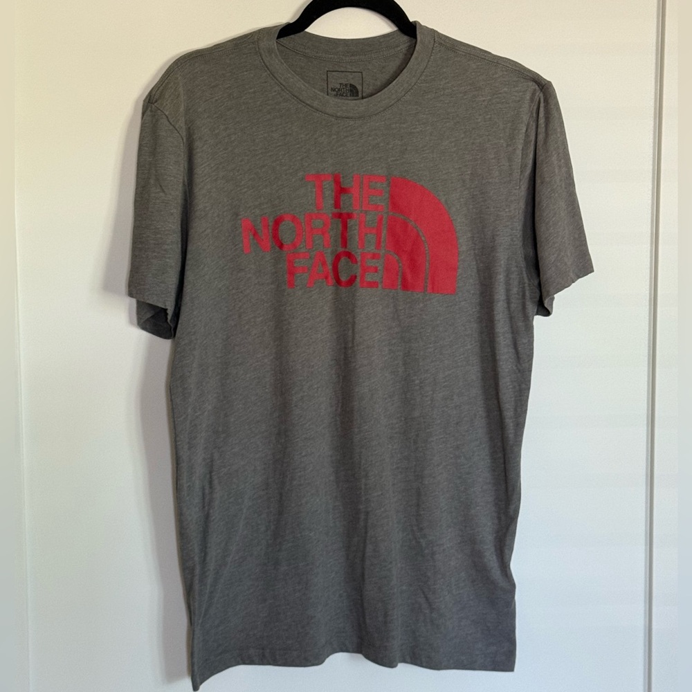 S83 The North Face Size Medium TShirt
